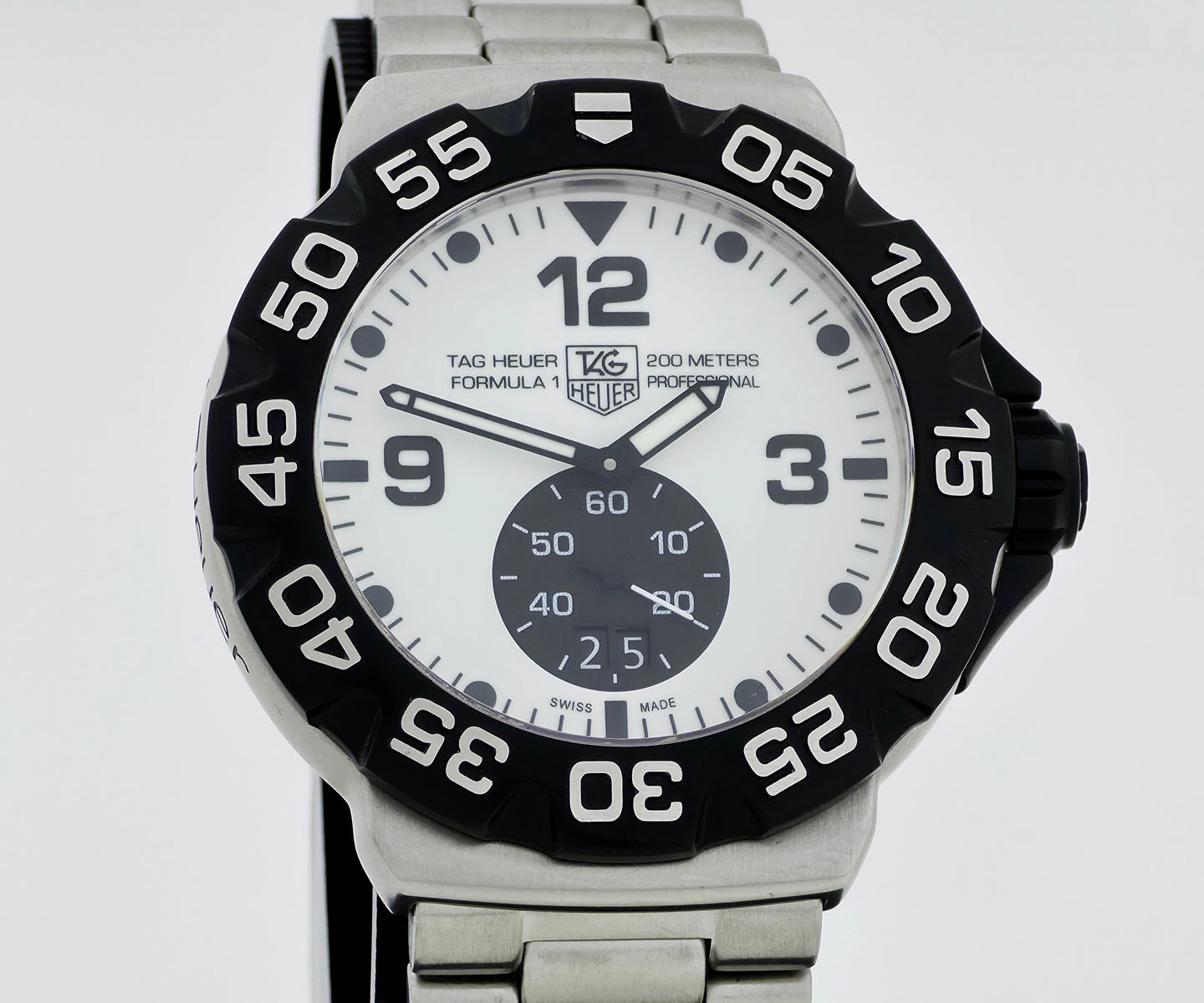 TAG Heuer Formula 1 Grande Date Quartz, Phosphorus Dial 44mm Steel Diver's watch WAH1011