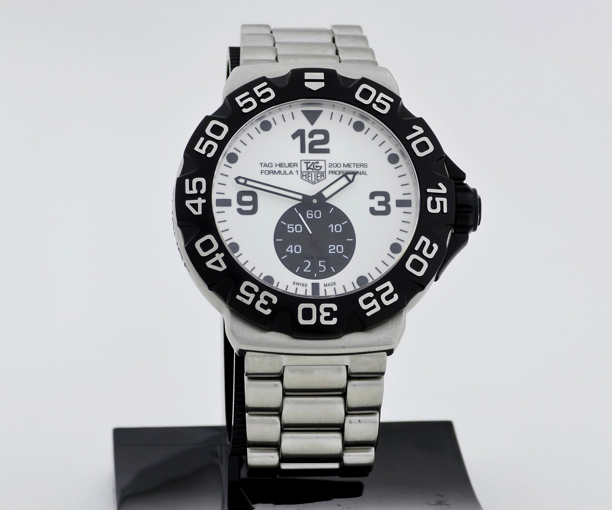 TAG Heuer Formula 1 Grande Date Quartz, Phosphorus Dial 44mm Steel Diver's watch WAH1011