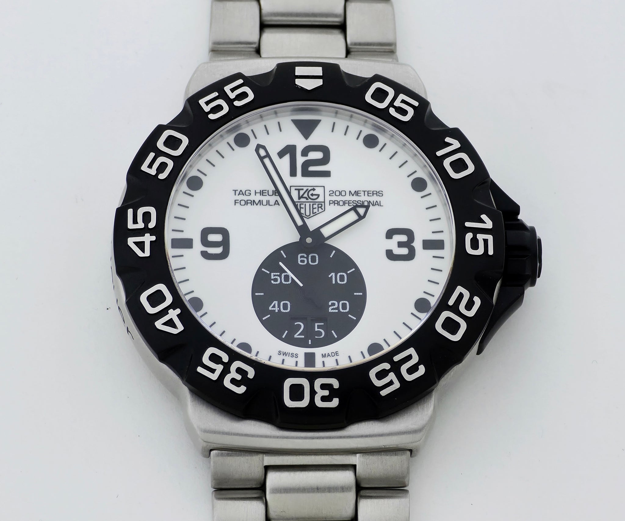 TAG Heuer Formula 1 Grande Date Quartz, Phosphorus Dial 44mm Steel Diver's watch WAH1011