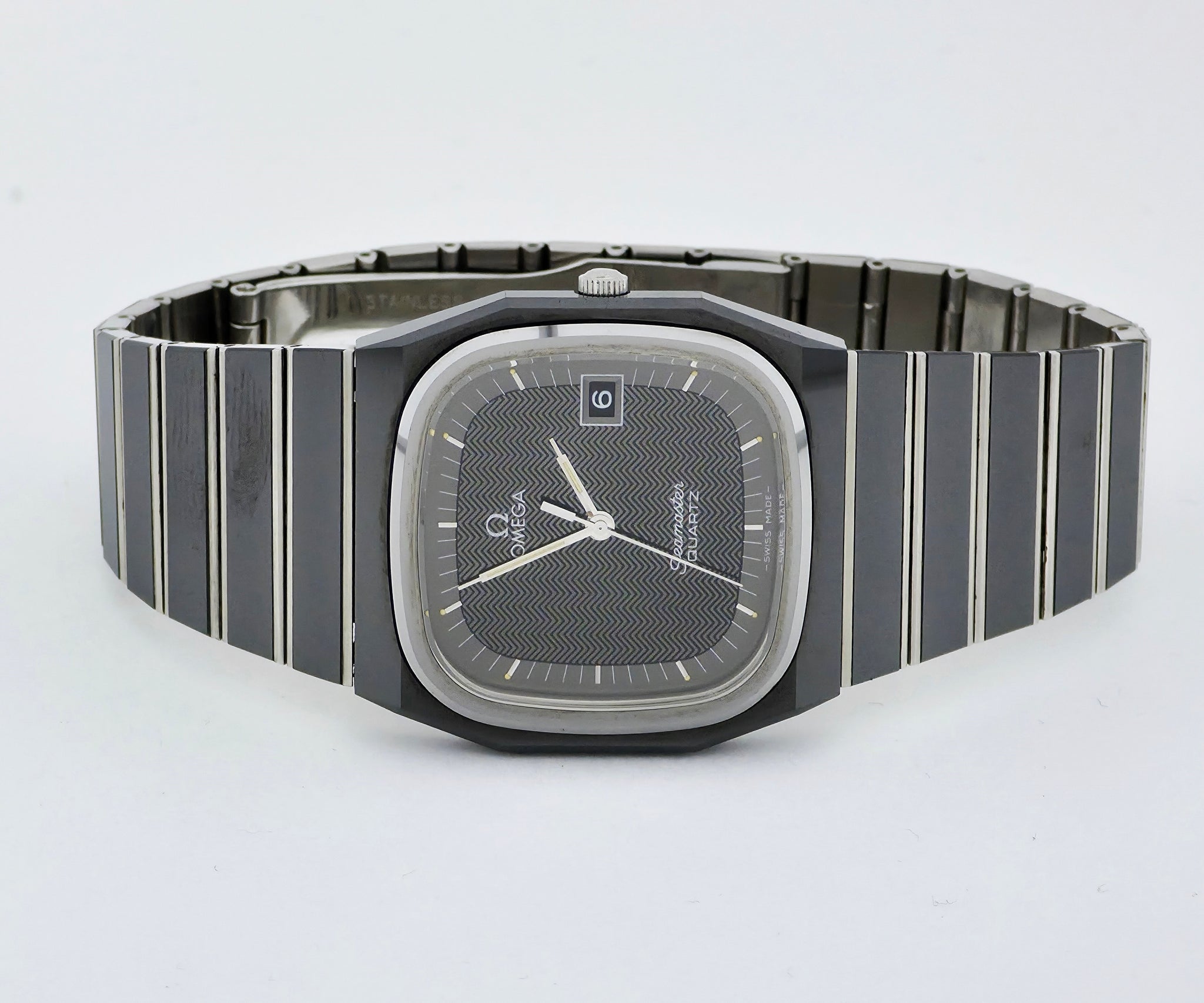 Omega Seamaster Cermet "Black Tulip" Quartz Men's watch Ref: 396.0945