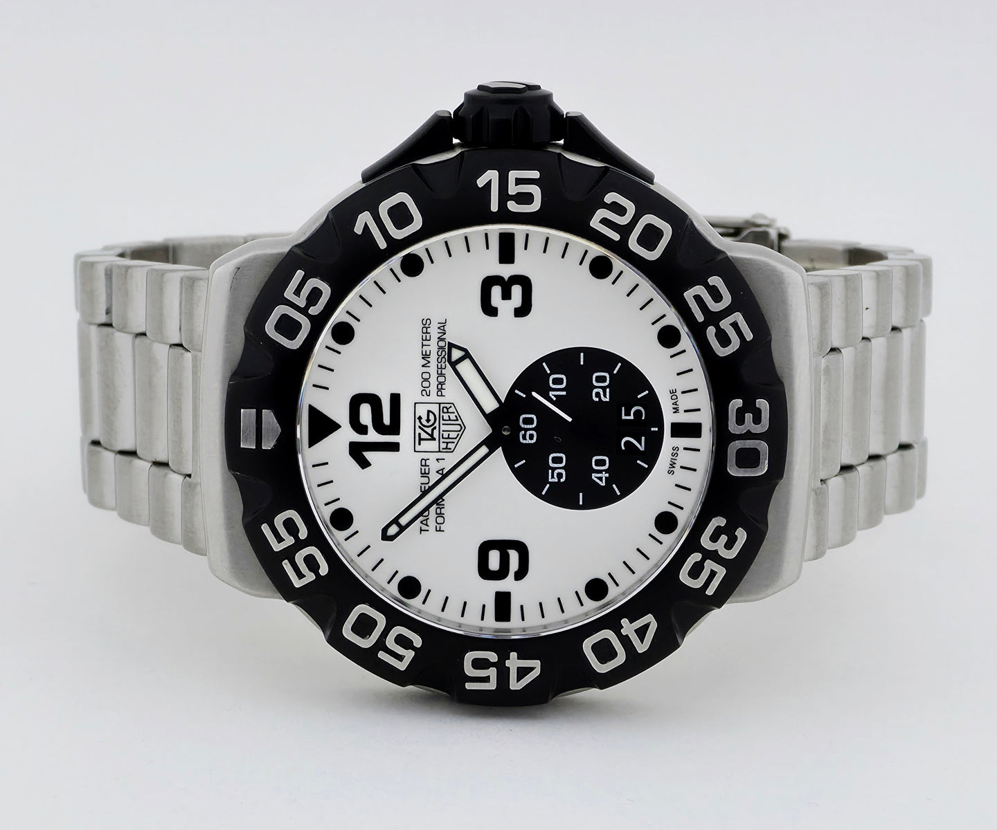 TAG Heuer Formula 1 Grande Date Quartz, Phosphorus Dial 44mm Steel Diver's watch WAH1011