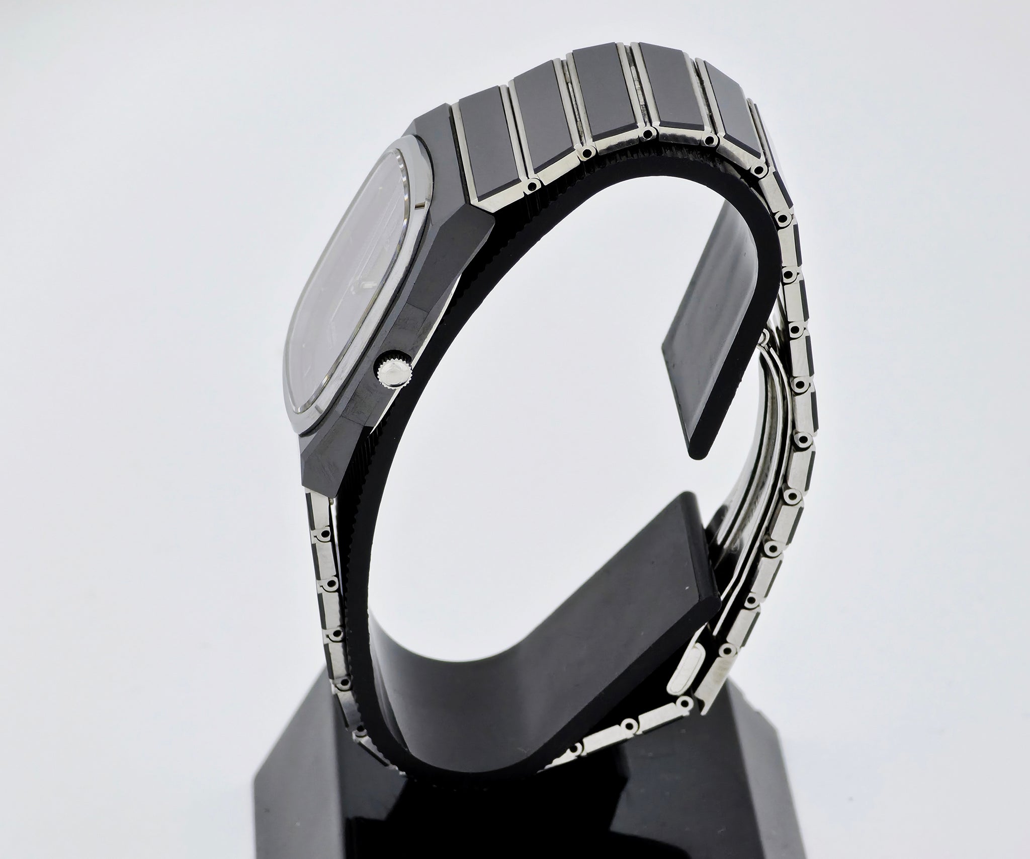 Omega Seamaster Cermet "Black Tulip" Quartz Men's watch Ref: 396.0945