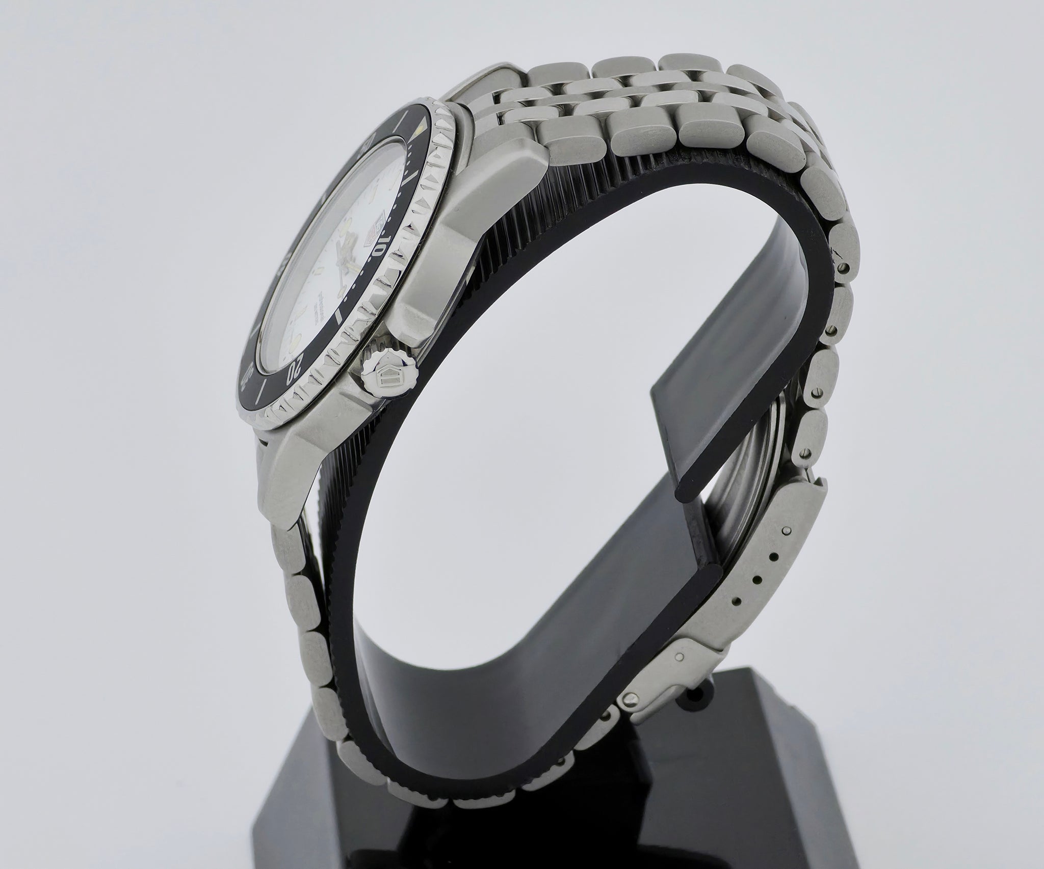 TAG Heuer Professional Quartz 1500 Series WD1213 G 20 Stainless steel case 37mm