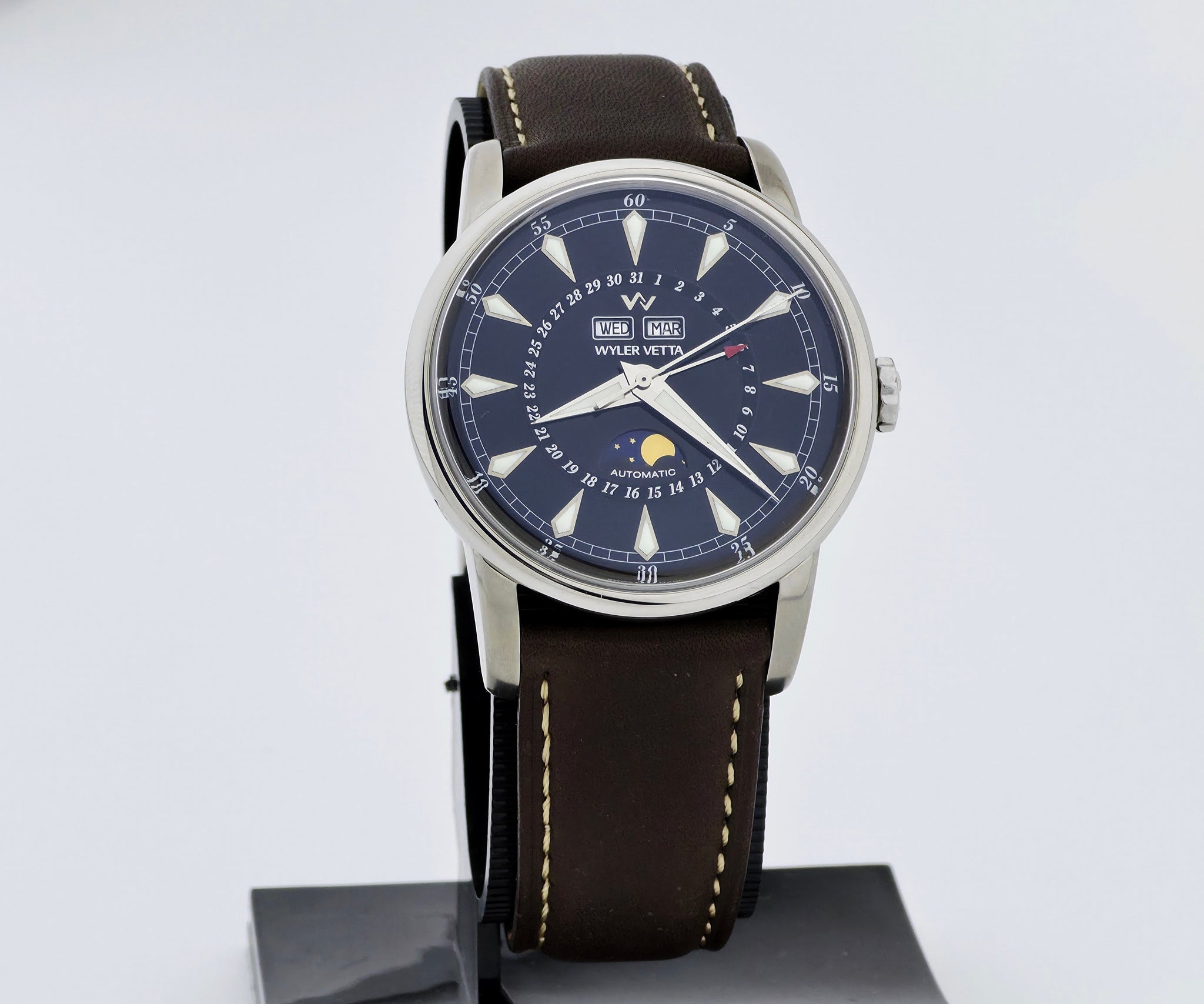 Wyler Vetta beaux arts Moon phase full calendar 39mm Steel Men's watch  WV 0056 EE
